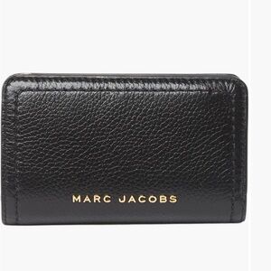 Marc Jacobs Groove SLG Compact Leather Wallet- missing letter